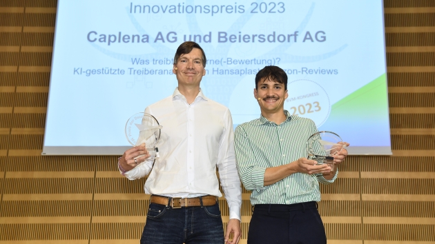Preis der Deutschen Marktforschung verliehen - Die Gewinner des Innovationspreises 2023: Lasse Wolfarth, Beiersdorf, und Pascal de Buren, Caplena - Quelle: BVM/Christian Augustin